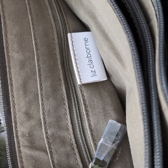 Liz Claiborne Large Dark Green Faux Croc Leather Shoulder Bag. - Picture 11 of 15